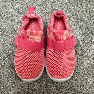 Toddler Girls Pink Cat & Jack Water Shoes Size 7